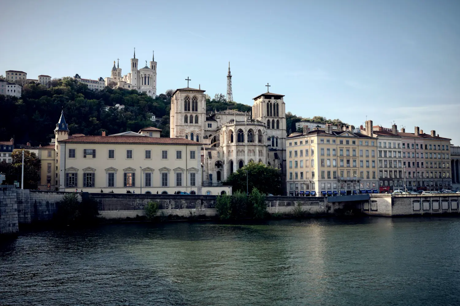 Façades de Lyon au bord de l’eau